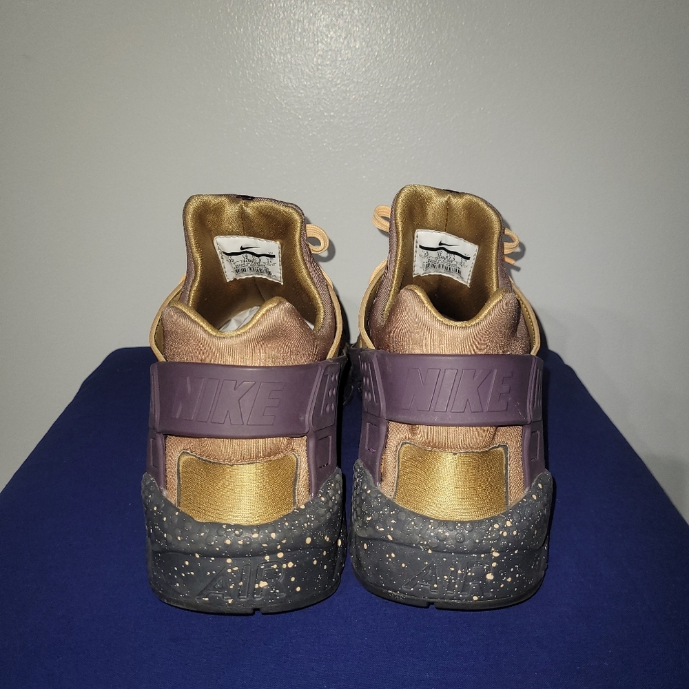 Air Huarache Premium 'Elemental Gold' - Picture 4 of 7